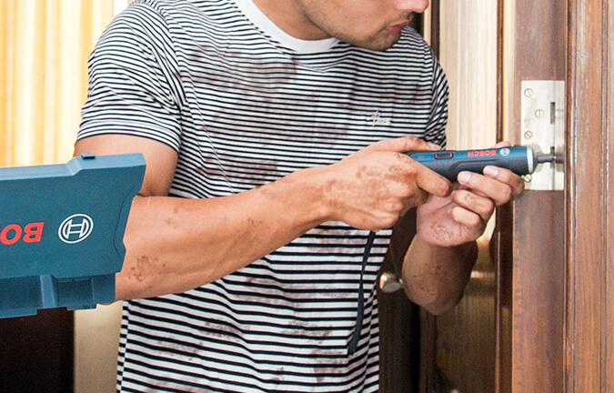 Установка подвесных потолков